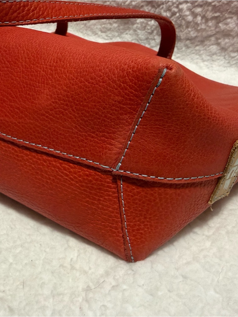 Consuela Classic Red Valentina Leather Shoulder Bag - Picture 6 of 9